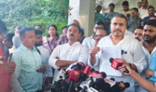 नागरिक उड्डयन मंत्री इस्तीफा दें:राेहित पवार